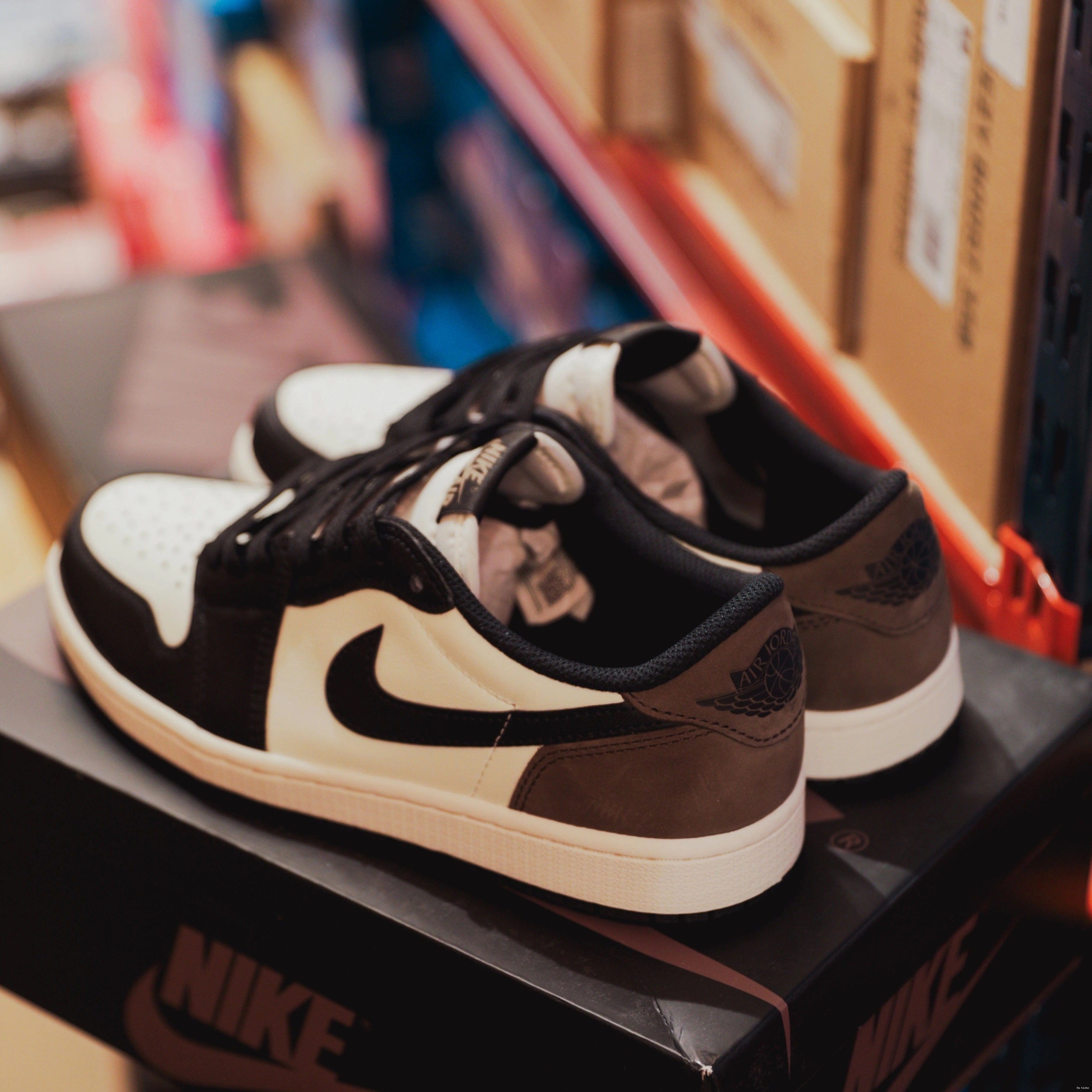 OG Jordan 1 Mocha Retro Low 0814